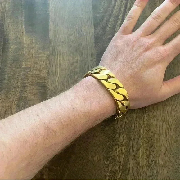 Celine | Chunky Cuban Link ID Gold Bracelet - Gold / Sz M - Picture 5 of 12